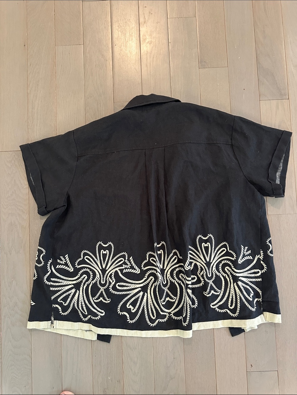 Anthropologie Two piece- Set linen with Cream Embroidery - Picture 4 of 7